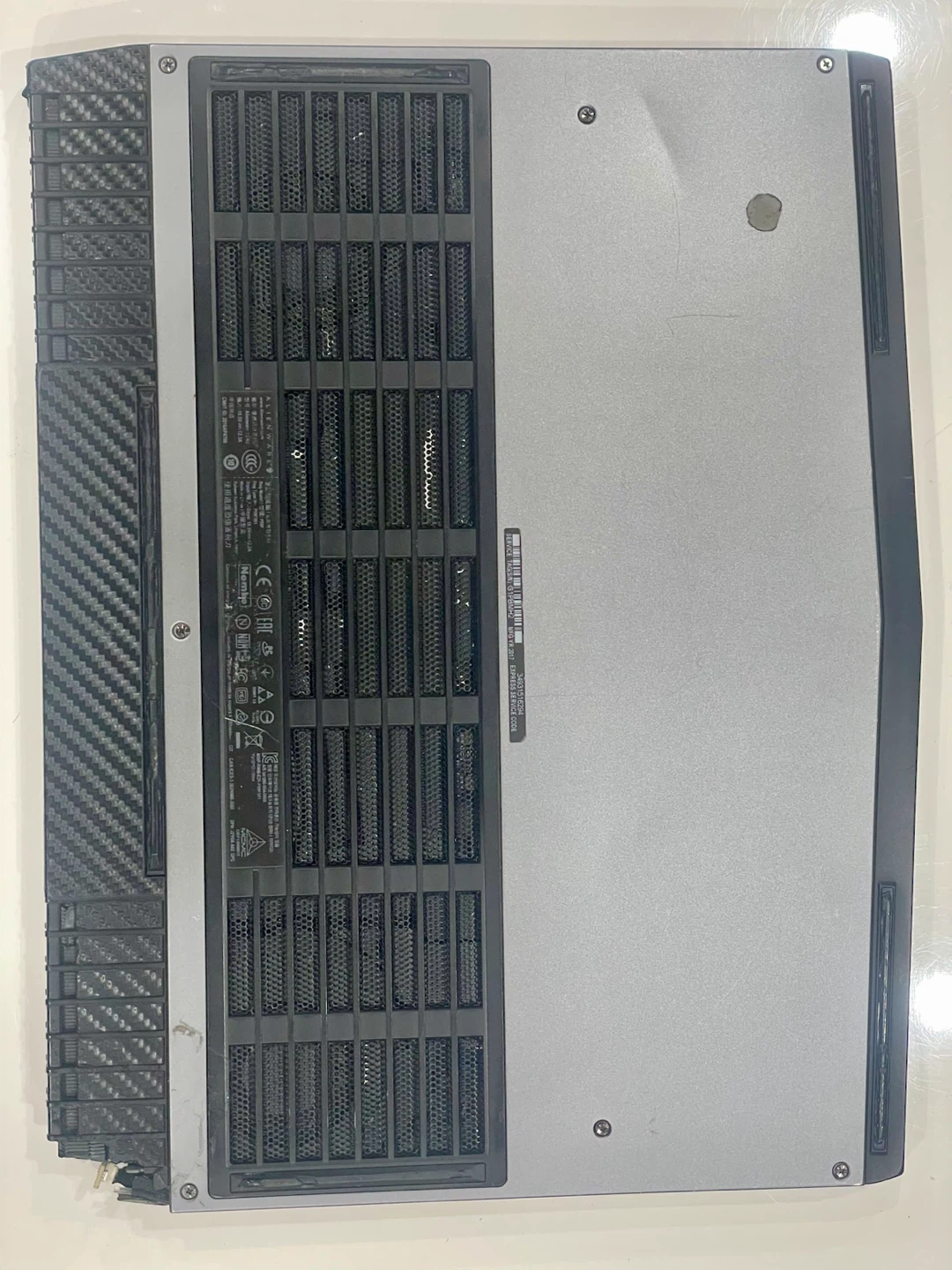 Alienware Laptop - Charger & Mouse Included - photo 3