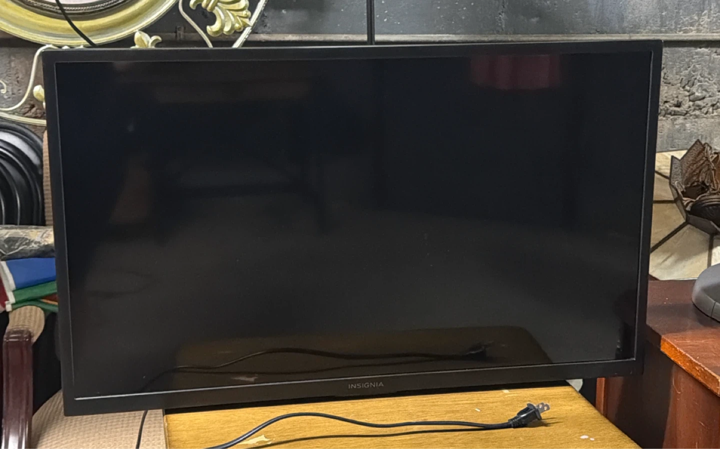 Insignia 32" HD Smart TV