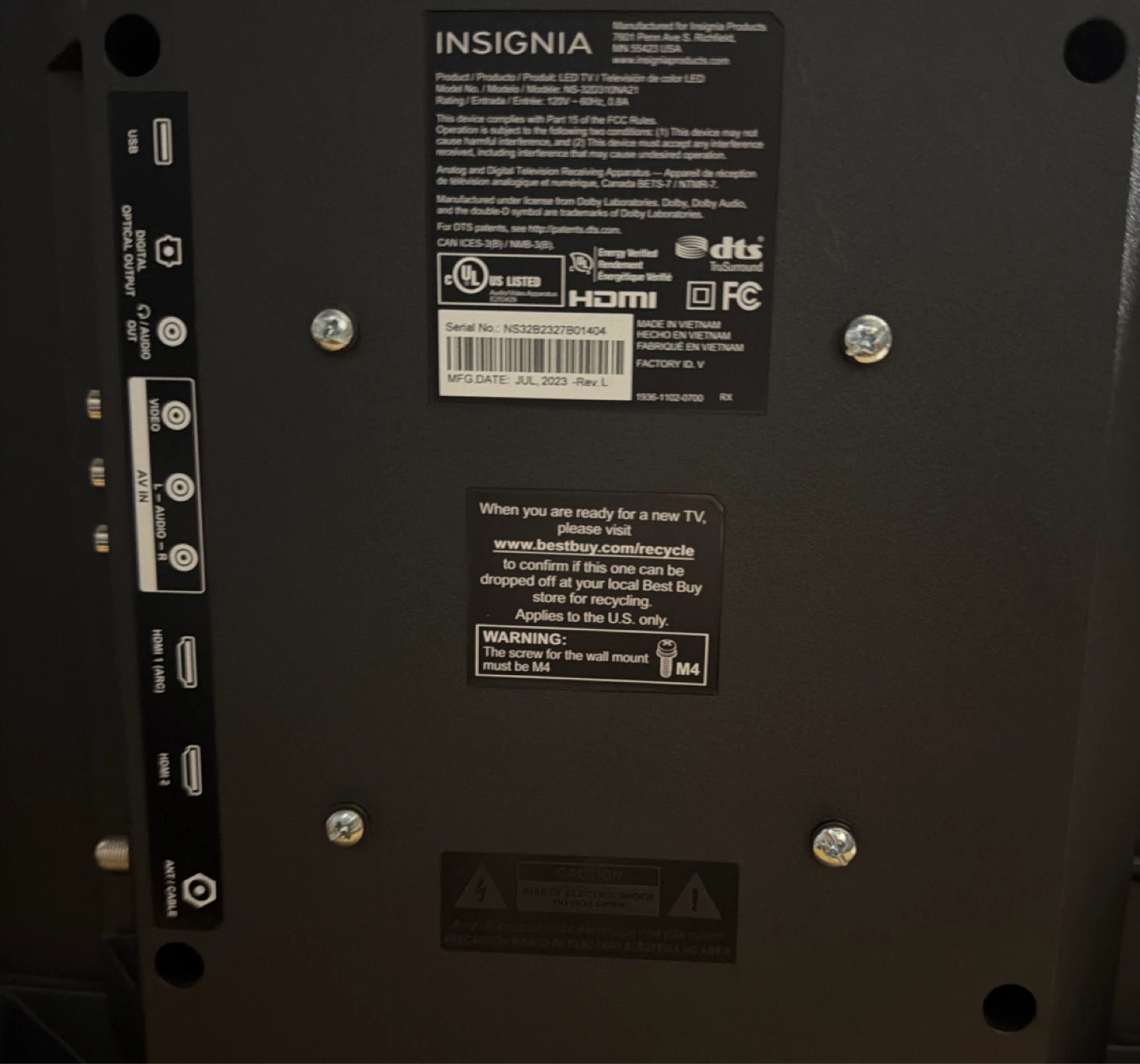 Insignia 32" HD Smart TV - photo 2