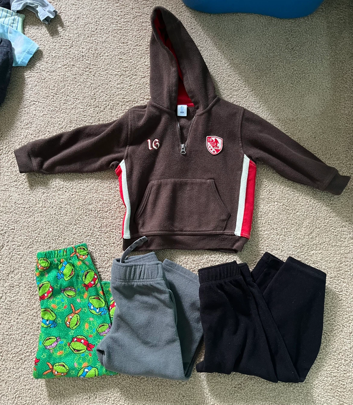 Kids Hoodie and Pants Set 3T warm