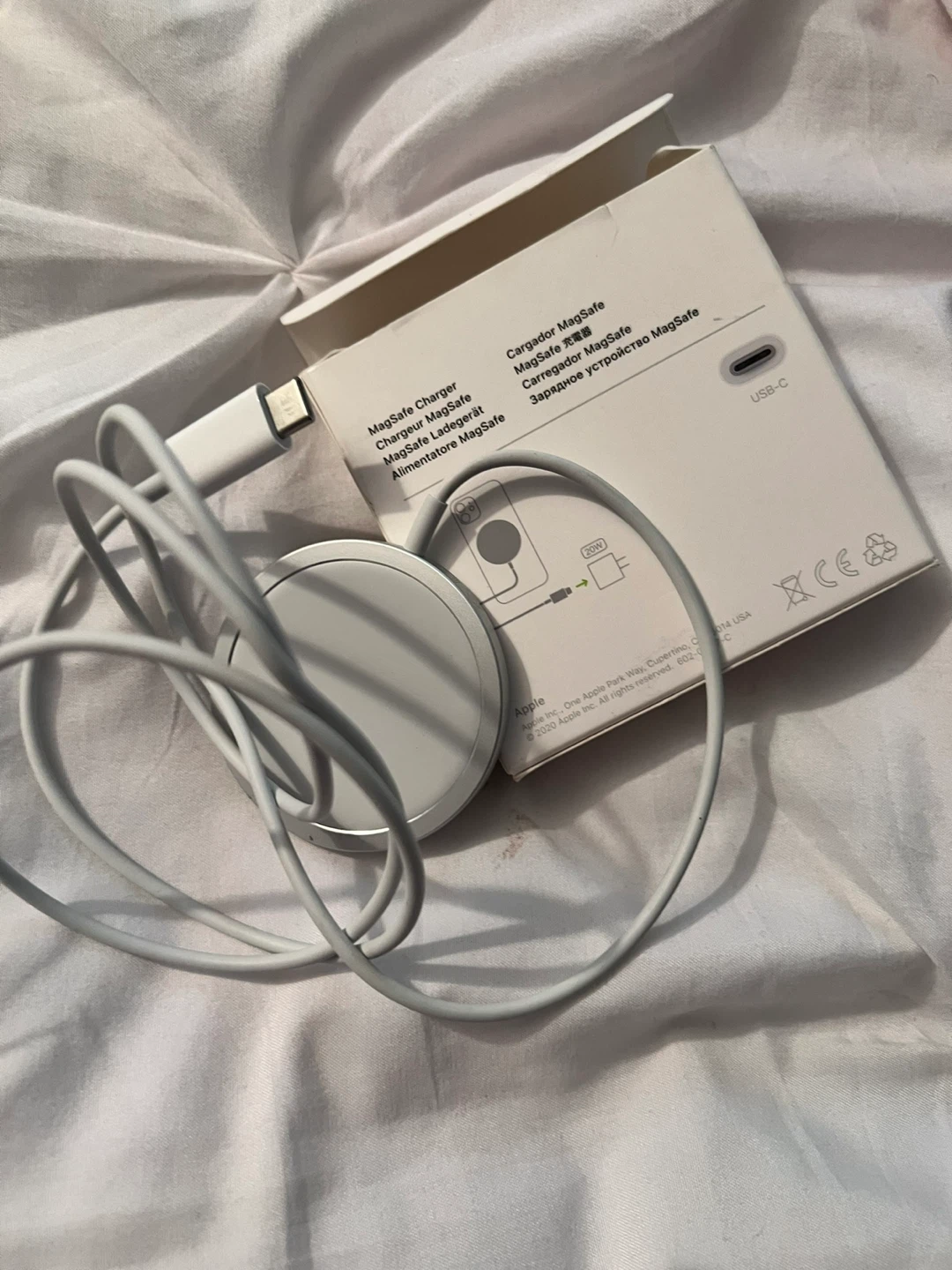 Apple MagSafe Charger - photo 3