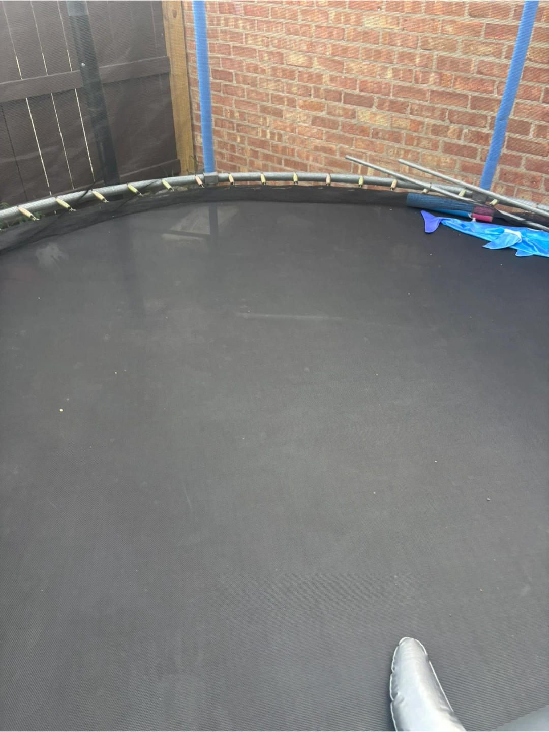 Round Trampoline with Safety Net and waterhose sprinkler - photo 2