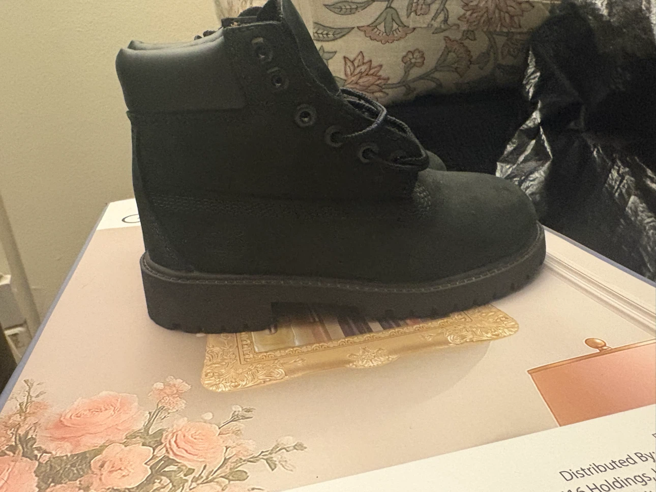 Black Timberland Boots kids 12.5 - photo 2