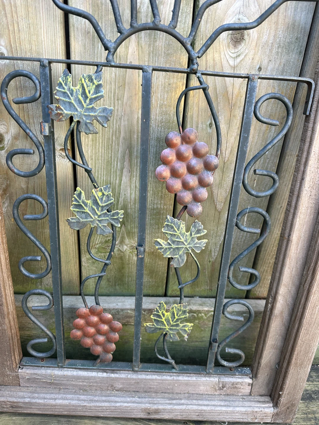 Garden decor - grapes with vines - photo 2