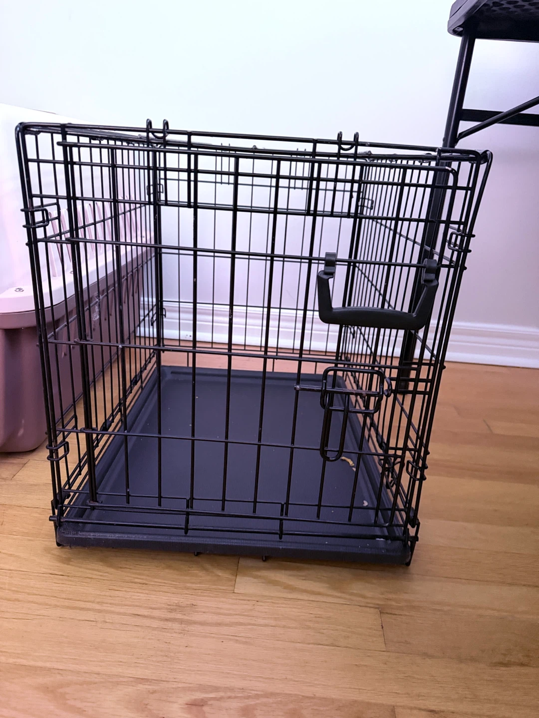Wire Dog Crate with Black Tray - photo 2