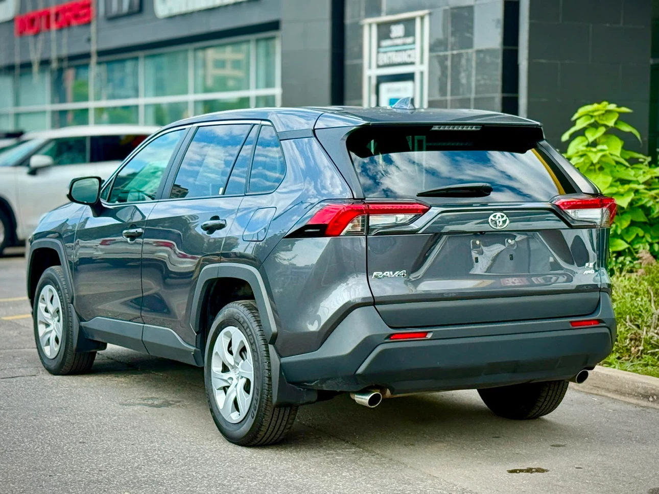 2020 Toyota RAV4 LE AWD - photo 4