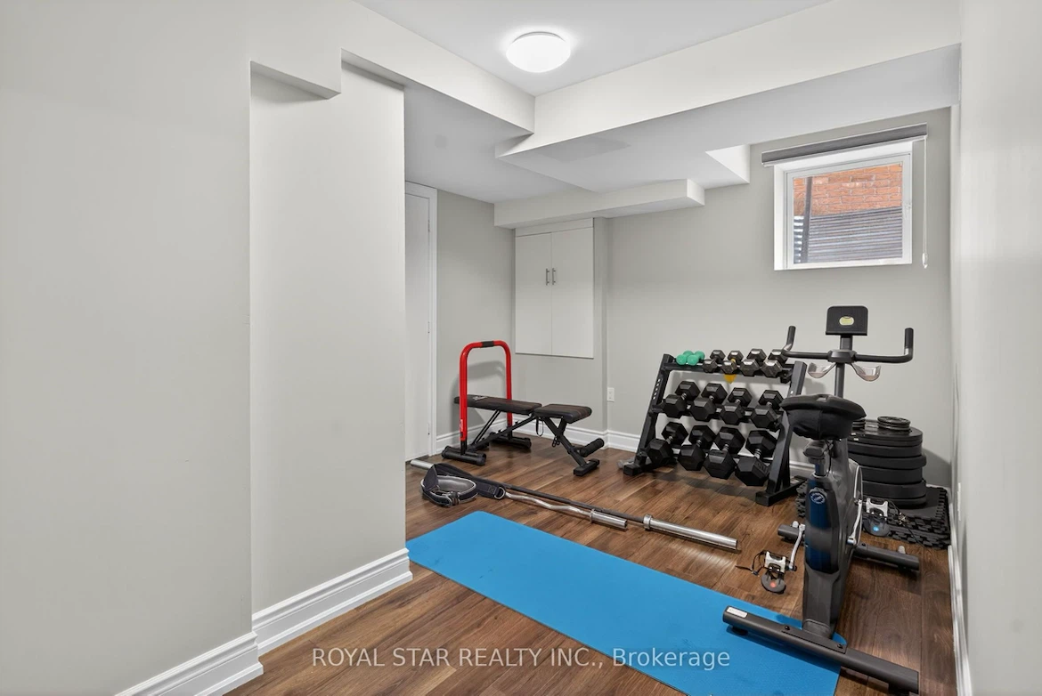 2 Bed + 1 Bath Basement (*LEGAL*) - photo 2