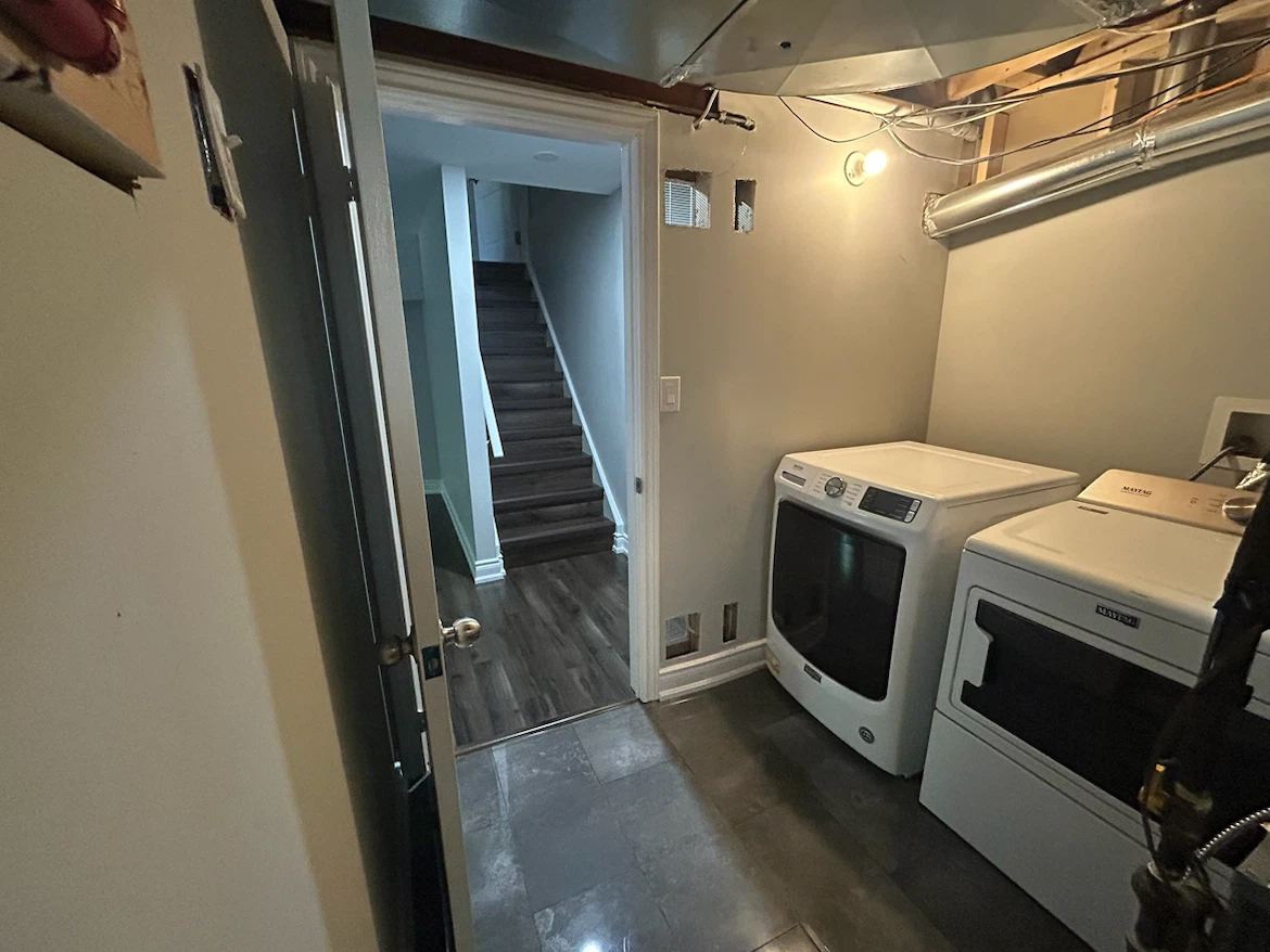 2 Bed + 1 Bath Basement (*LEGAL*) - photo 5