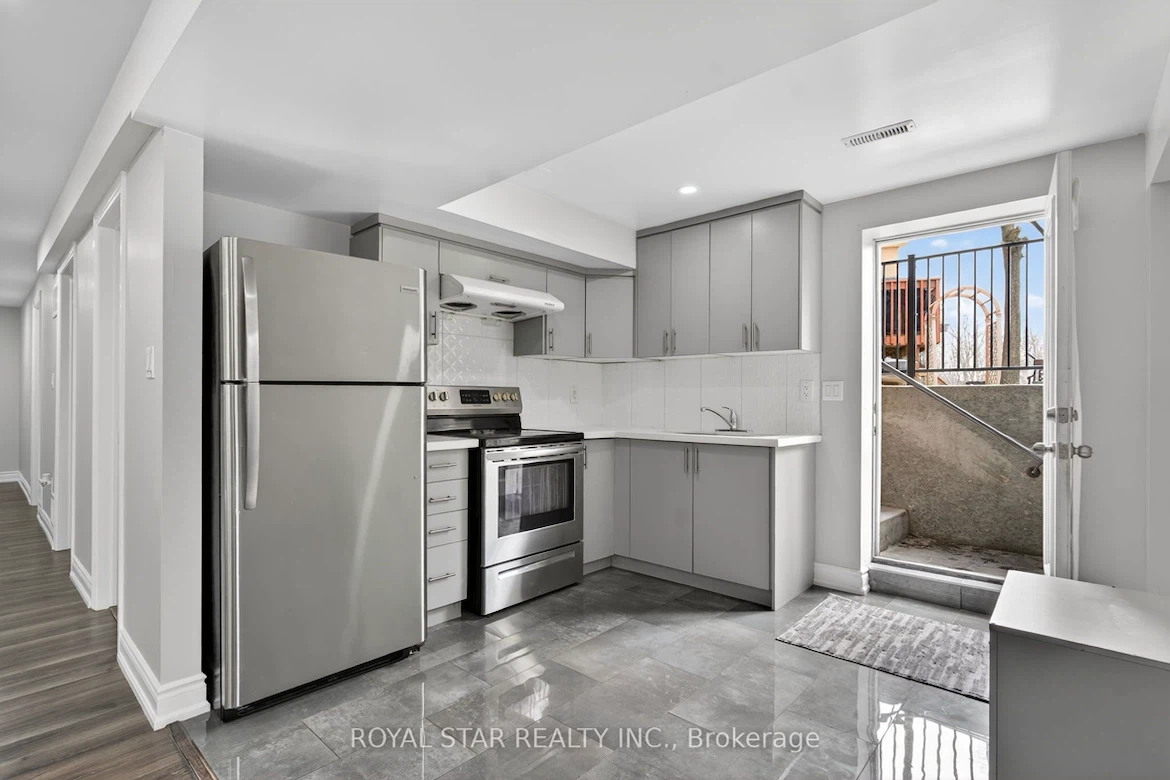 2 Bed + 1 Bath Basement (*LEGAL*)