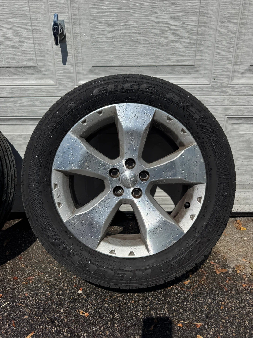 Subaru rims w/Kumho Solus TA31 225/55R17 97V all-season tires.