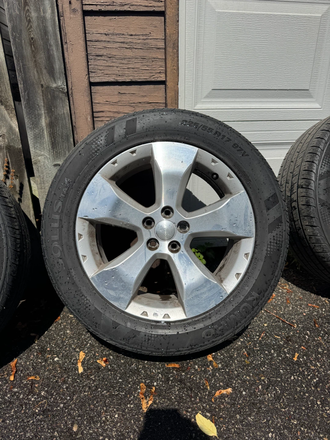 Subaru rims w/Kumho Solus TA31 225/55R17 97V all-season tires. - photo 3