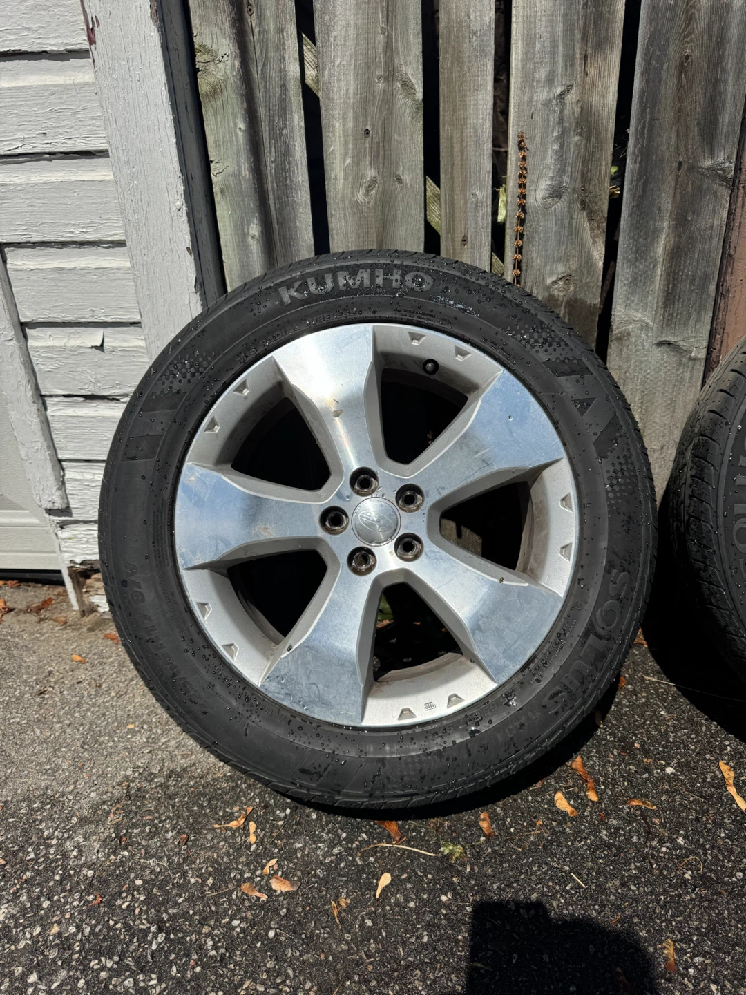 Subaru rims w/Kumho Solus TA31 225/55R17 97V all-season tires. - photo 4