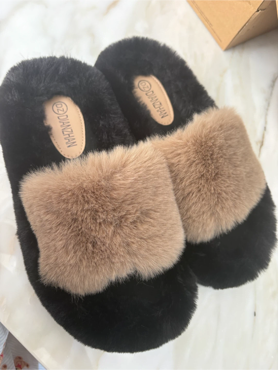 DIANZHAN Black & Tan Faux Fur Slides - photo 3