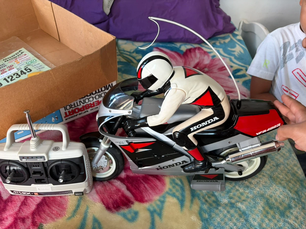 Royal 1/5 Scale Honda NC30 VFR400R RC Motorcycle Kit - photo 5