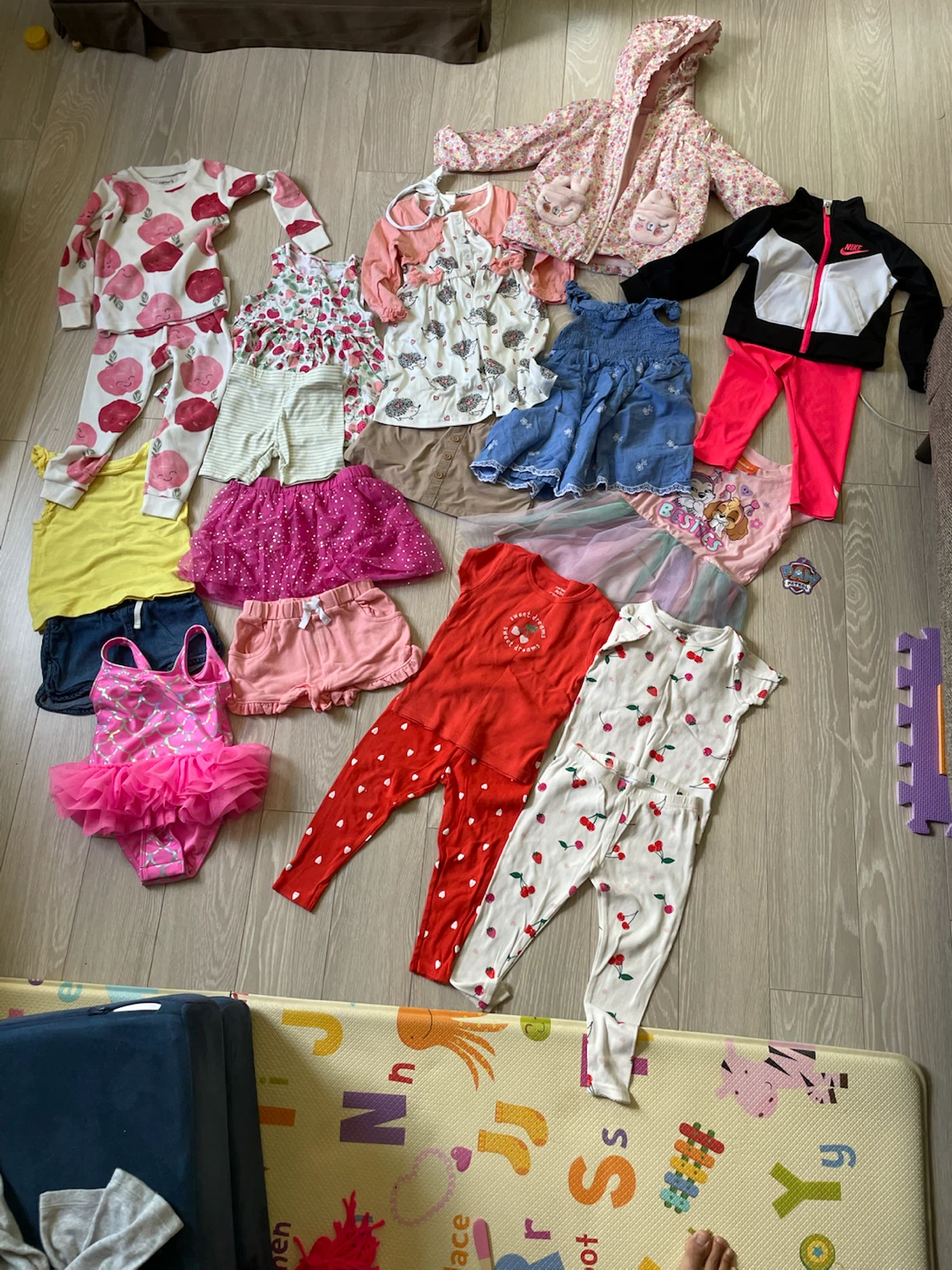 Lot of girls clothes 2T/24m
