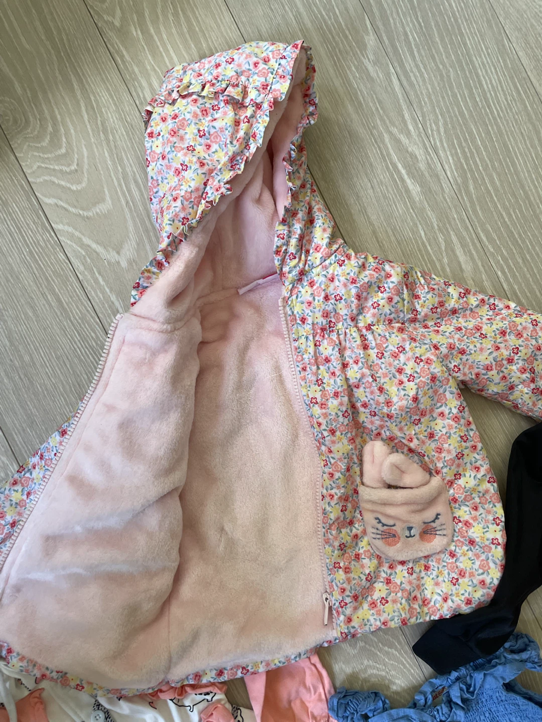 Lot of girls clothes 2T/24m - photo 2