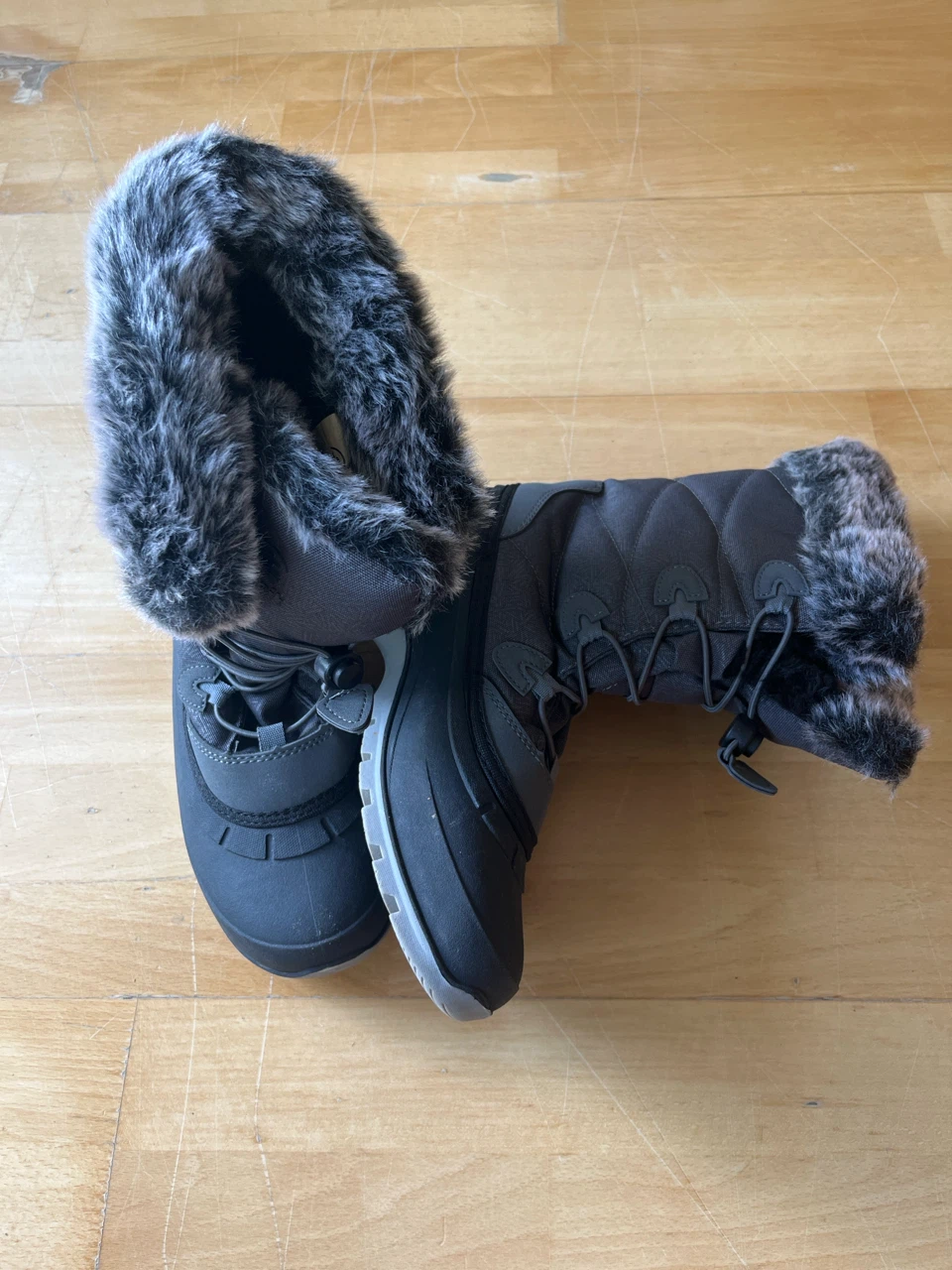 MUST GO TODAY- Kamik Momentum3 Women's Winter Boots