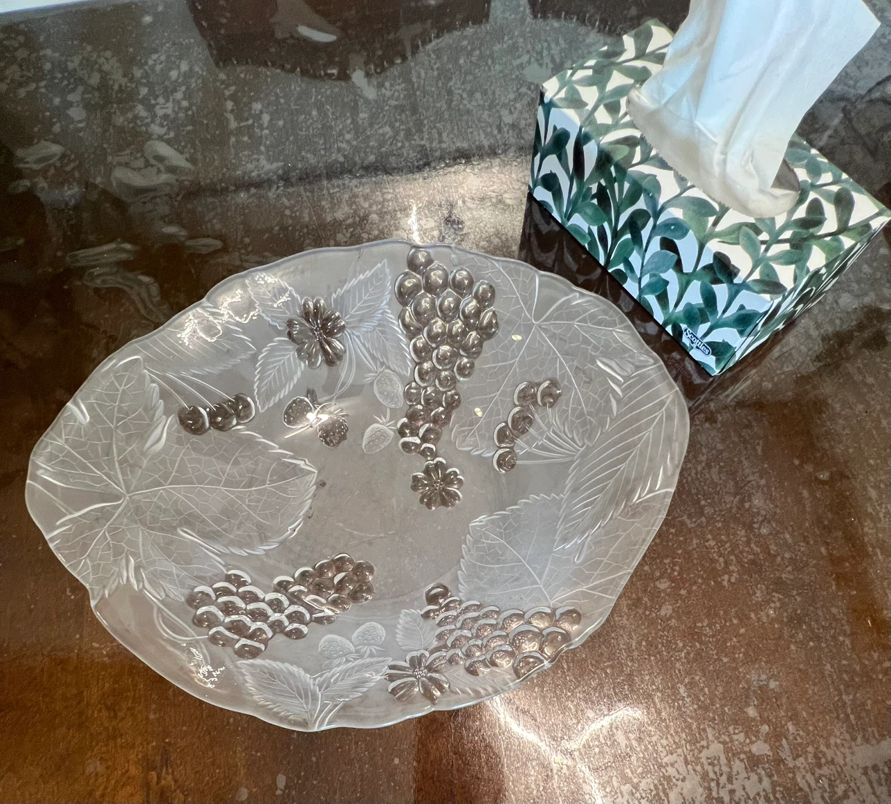 Frosted Glass Fruit Bowl - photo 3