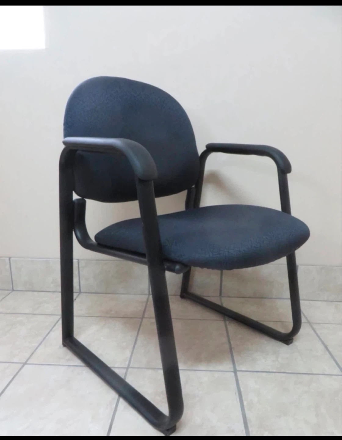 Waiting Room Chairs $55 Each - photo 2