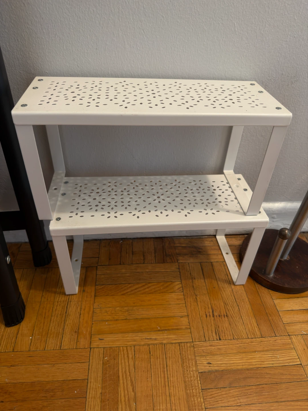 White 2-Tier Shelf Unit