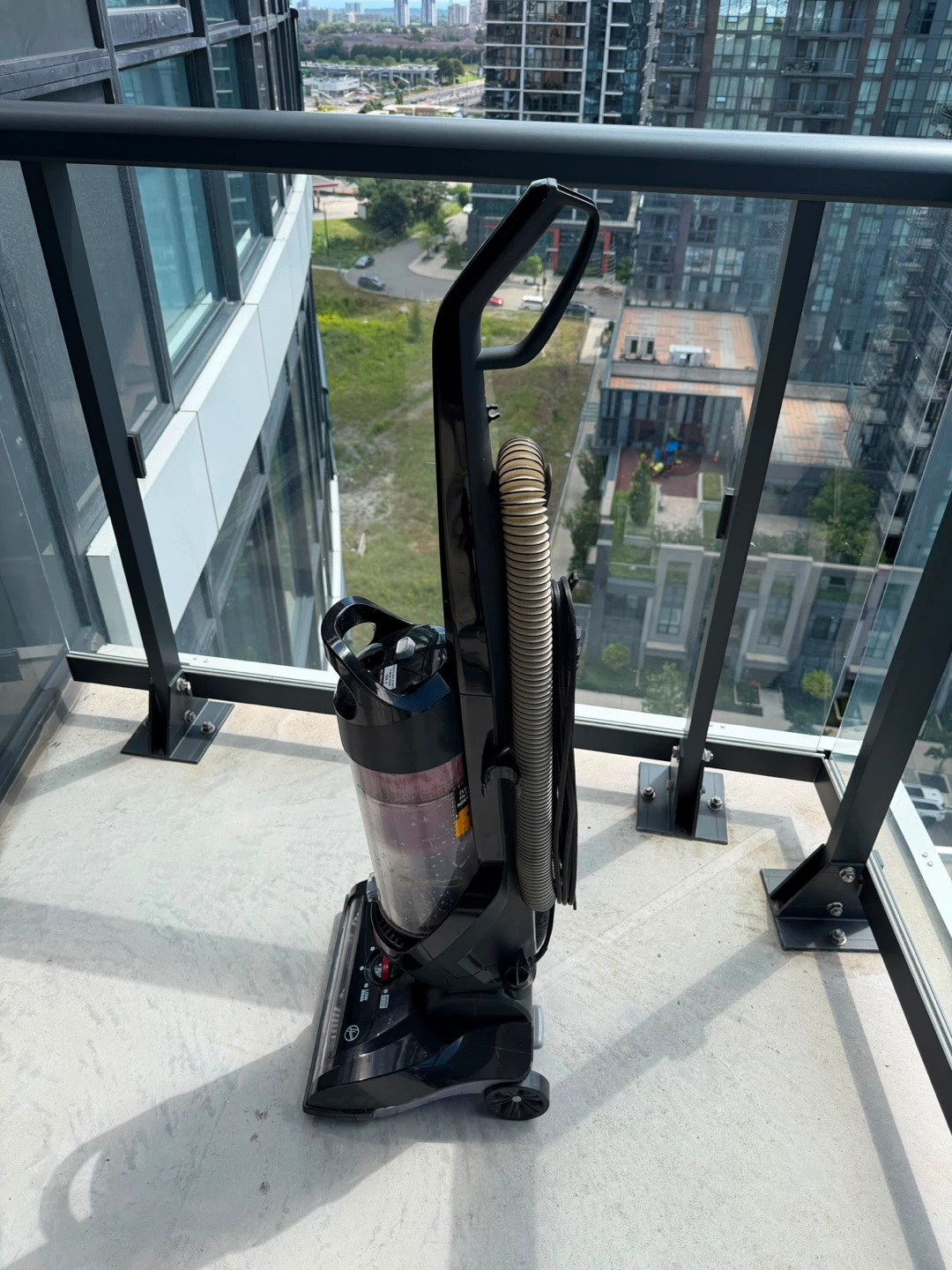 Hoover WindTunnel Upright Vacuum Cleaner - photo 2