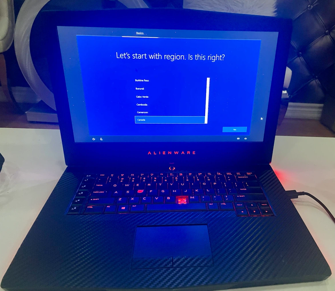 Alienware Laptop - Charger & Mouse Included