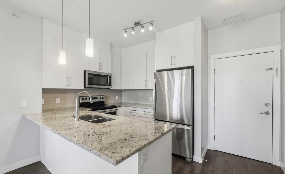 2 bed 2 bath apartment for rent - photo 2