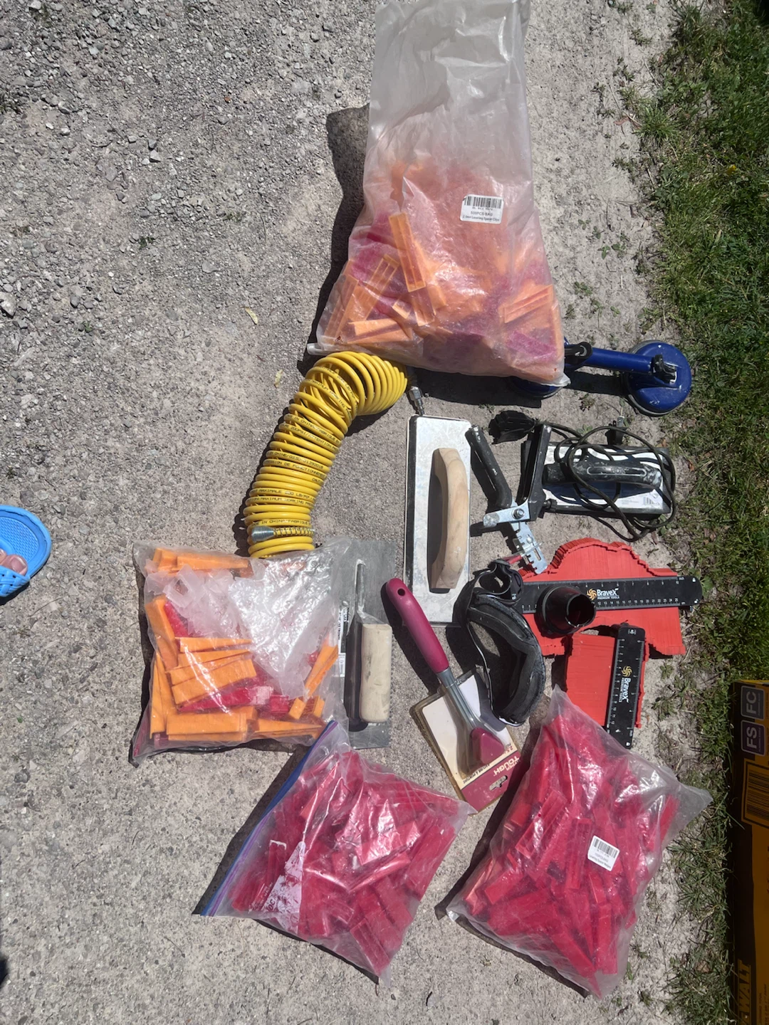 Drywall /Plastering Tool Lot – Multiple Tools & Accessories - photo 3