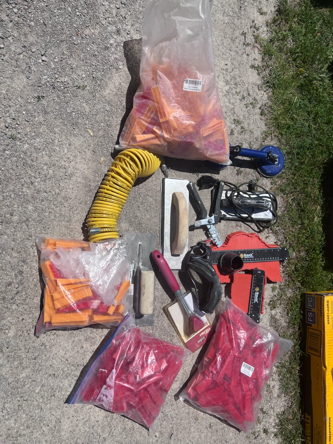 Drywall /Plastering Tool Lot – Multiple Tools & Accessories - photo 4