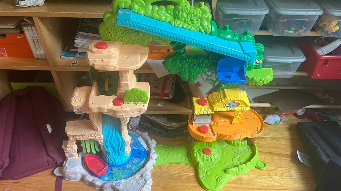 Fisher-Price Little People Animal Rescue Treehouse