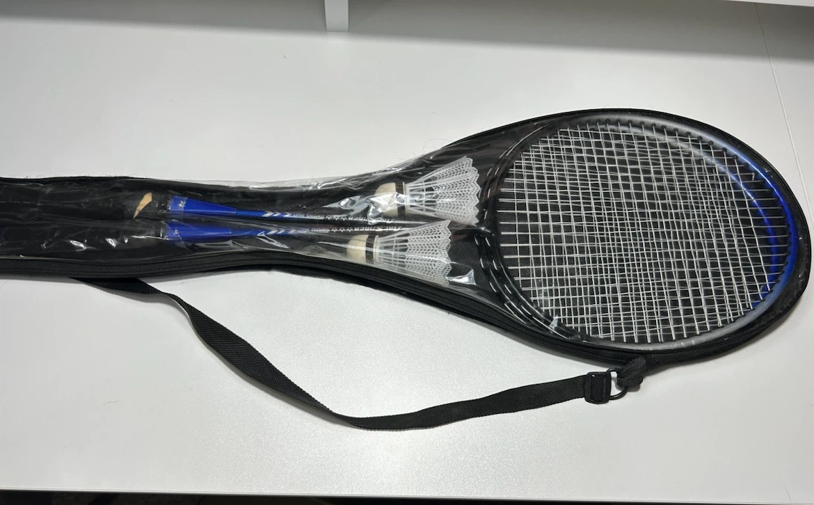 2 Badminton Rackets with 3 Shuttlecocks and Bag - photo 4