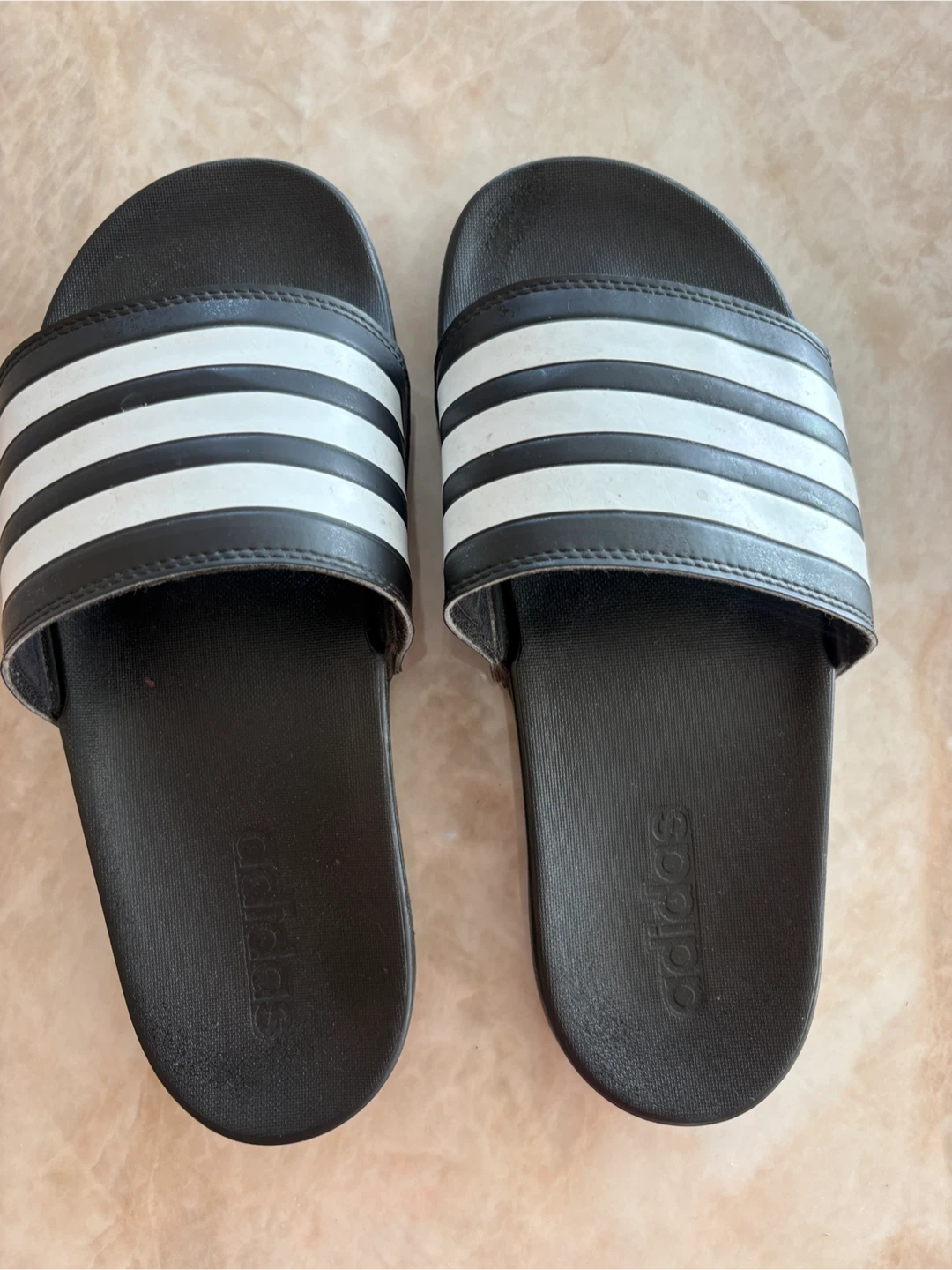 Men’s 6/Ladies 8 Adidas Adilette Slides