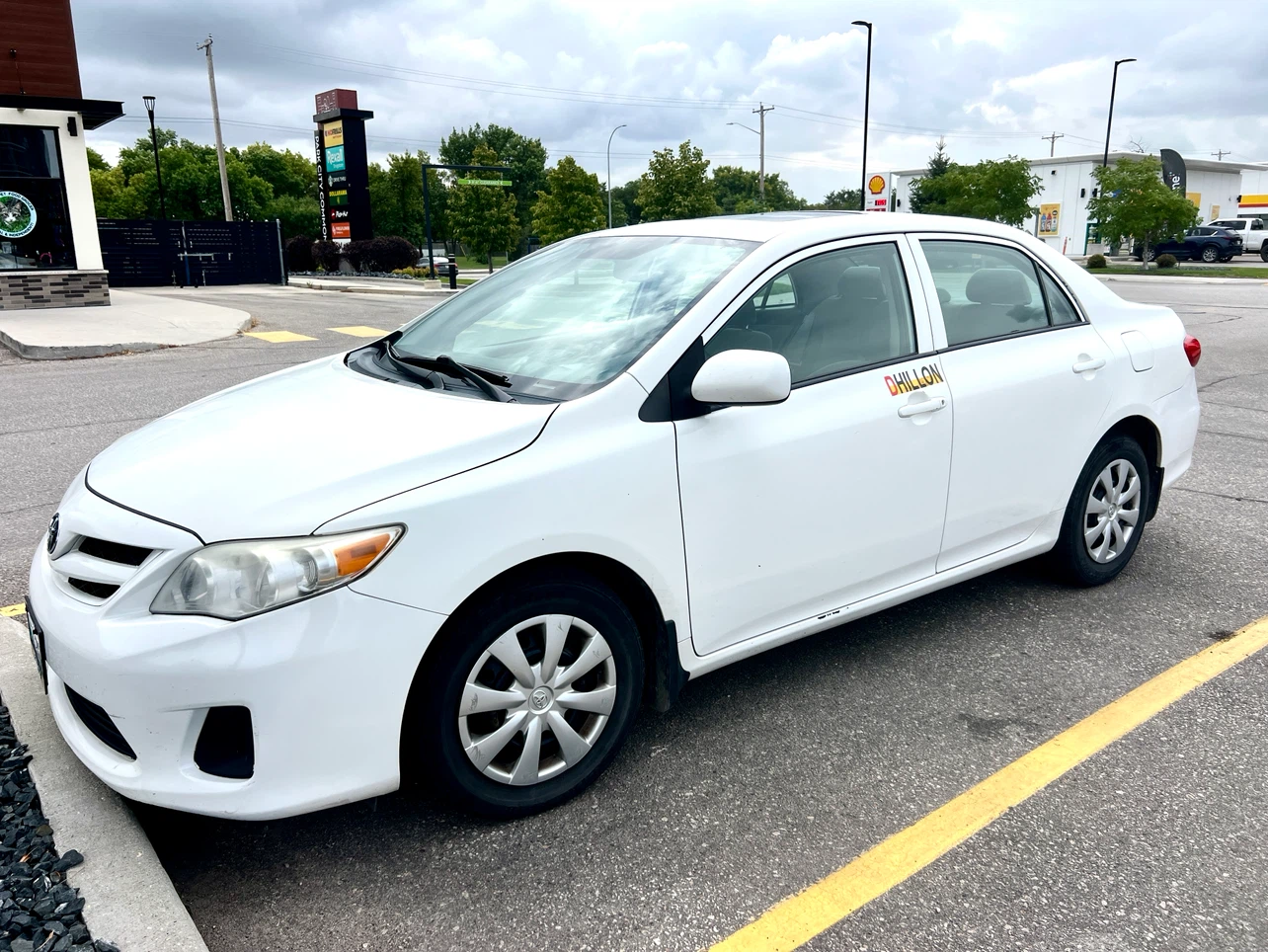 Toyota Corolla Sedan 2013 clean title - photo 2