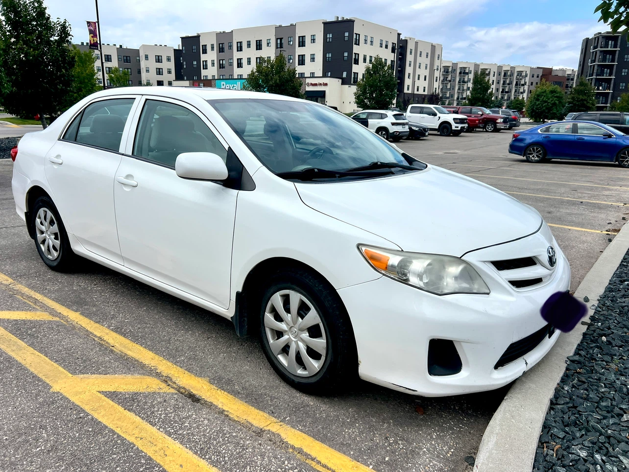 Toyota Corolla Sedan 2013 clean title - photo 4