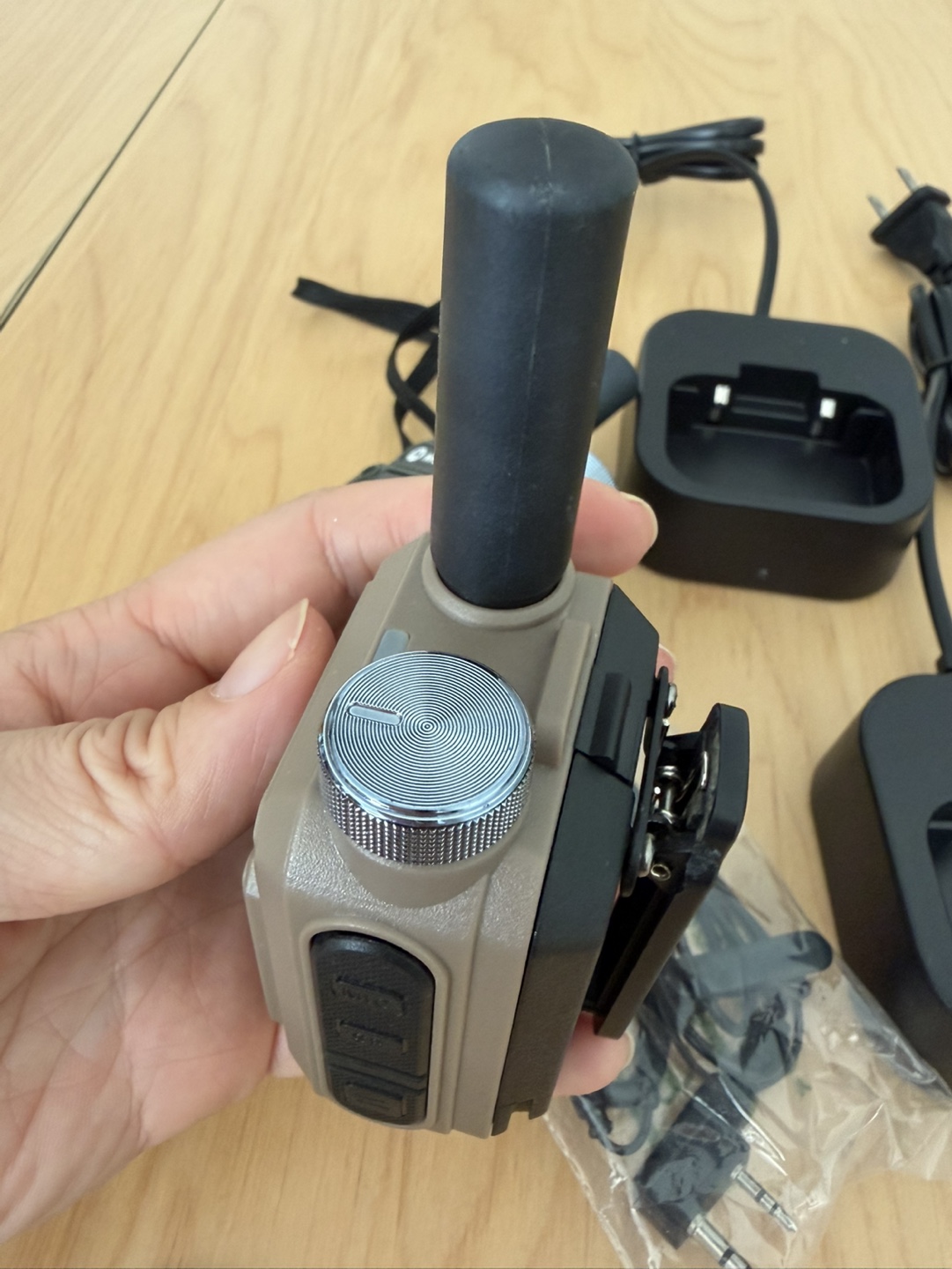 Motorola Walkie Talkies (2-Pack) with Chargers & Earpieces - photo 4