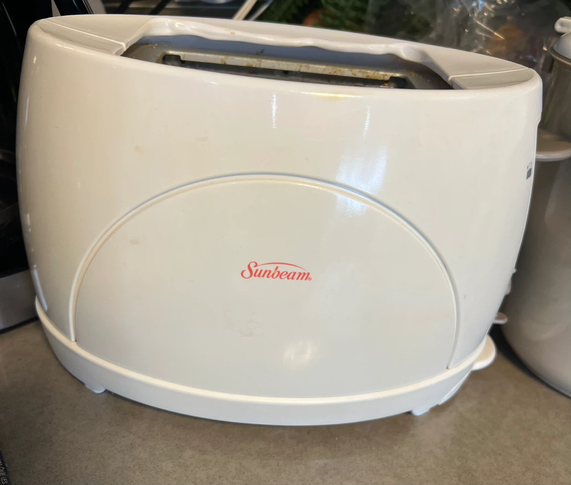 Sunbeam 2-Slice Toaster - photo 2