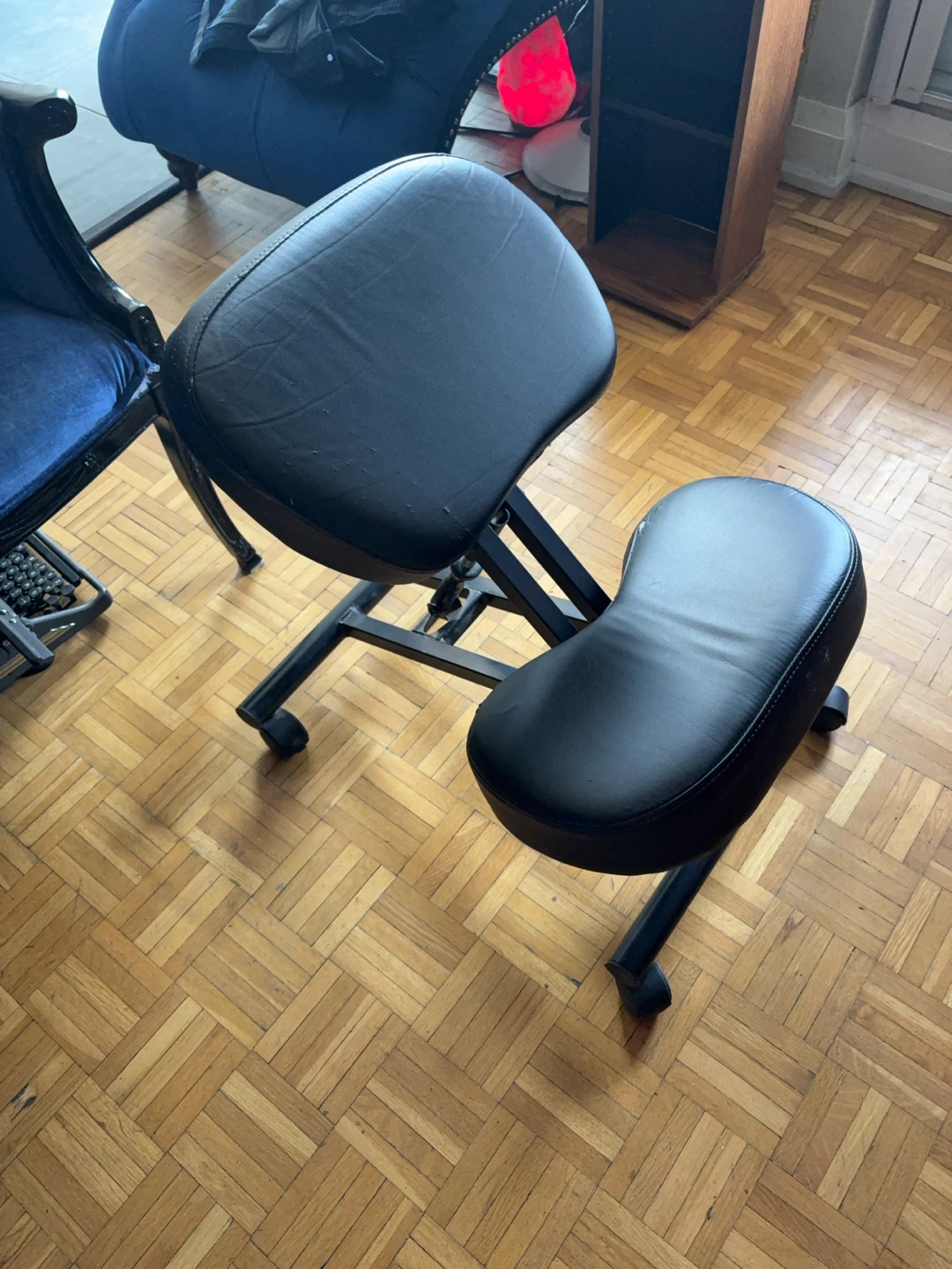 Black Kneeling Chair