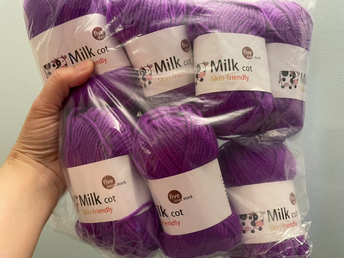 Milk cot Purple Yarn Skeins with Crochet Hooks