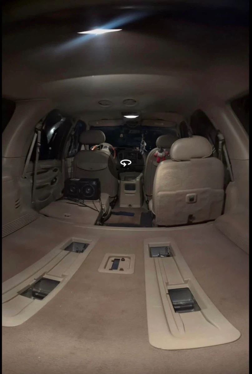 Lincoln Navigator (the good one) OBO - photo 3