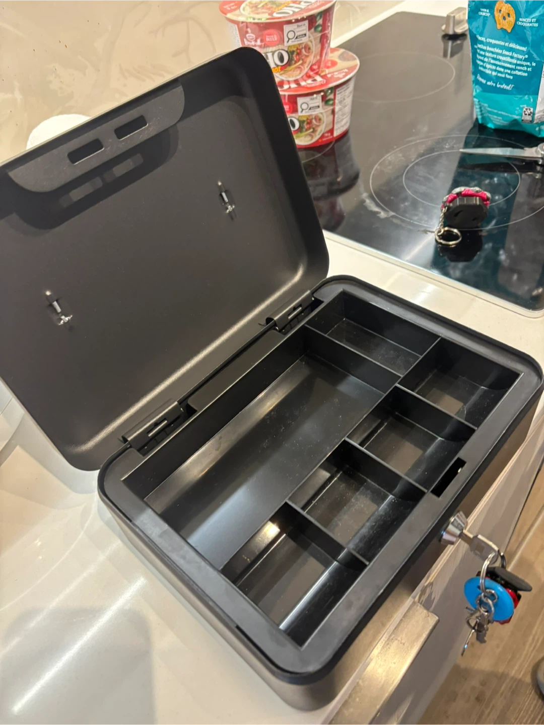 Black Cash Box with Tray and Keys - photo 2