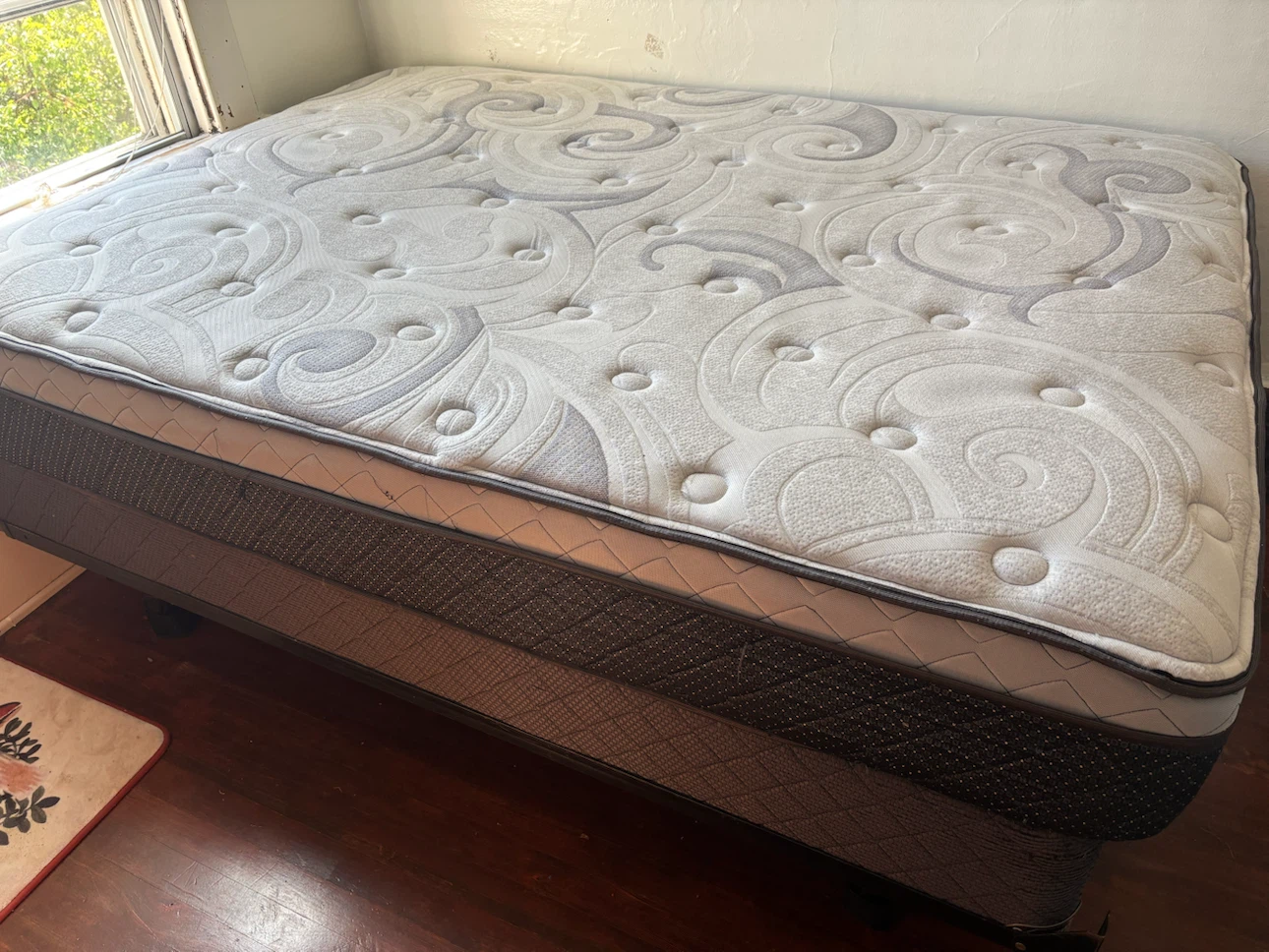 Double Mattress with Box Spring and Metal Frame - photo 2