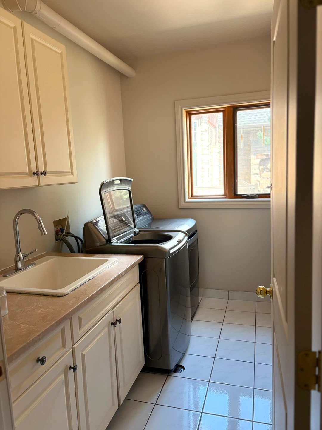 Room for Rent - photo 4
