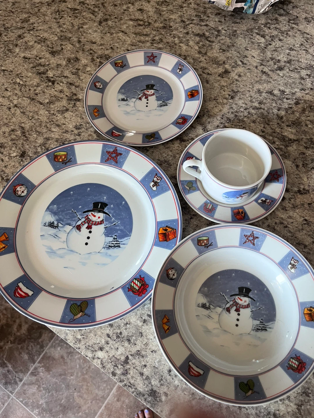 Christmas Snowman dinner set 8 pieces