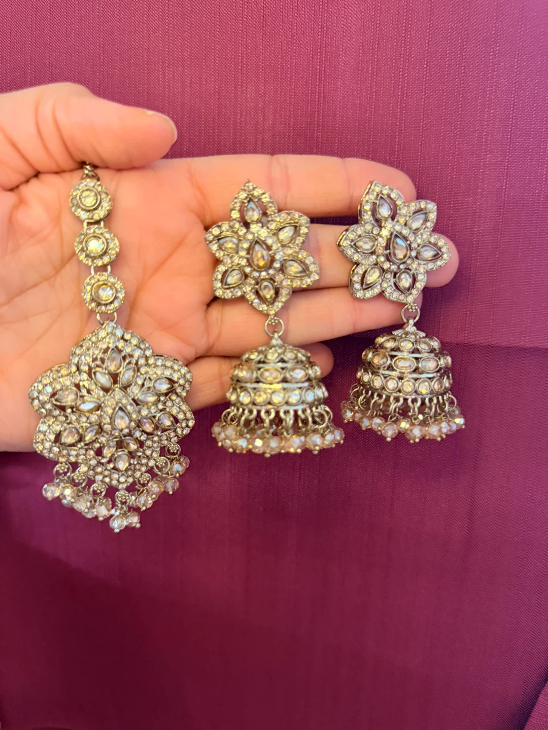 Bollywood Style Jewelry Set - Tikka and Jhumka Earrings - photo 2