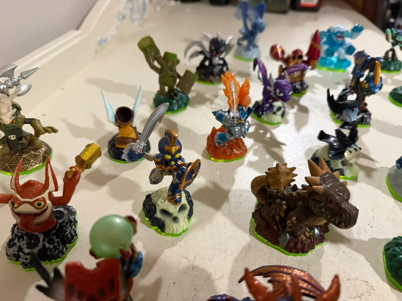 Skylanders Figures Bundle + Official Zipper Carrying Case - photo 2