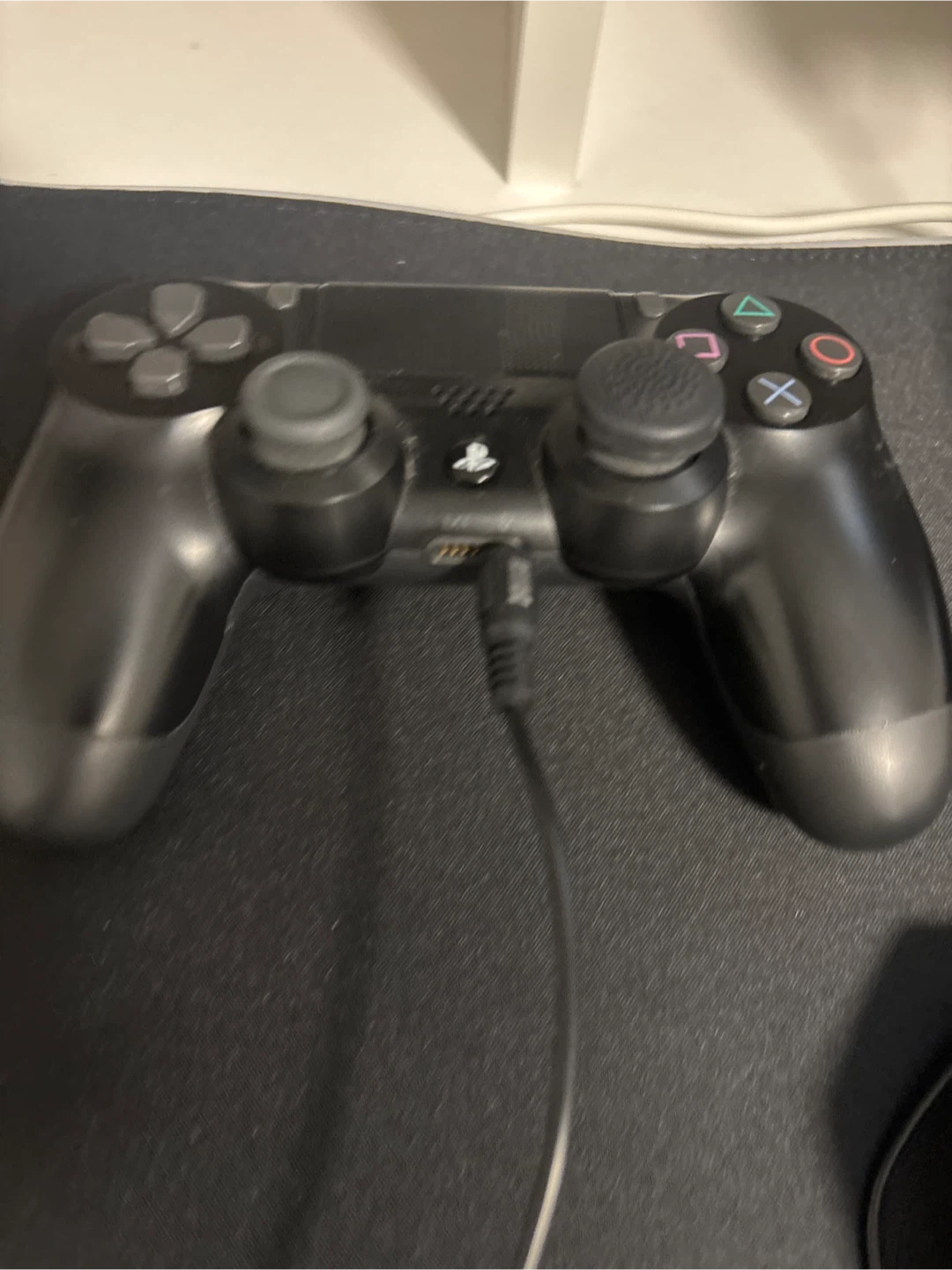CASH ONLY!!!! Ps4 Pro With Dualshock Controller - photo 2