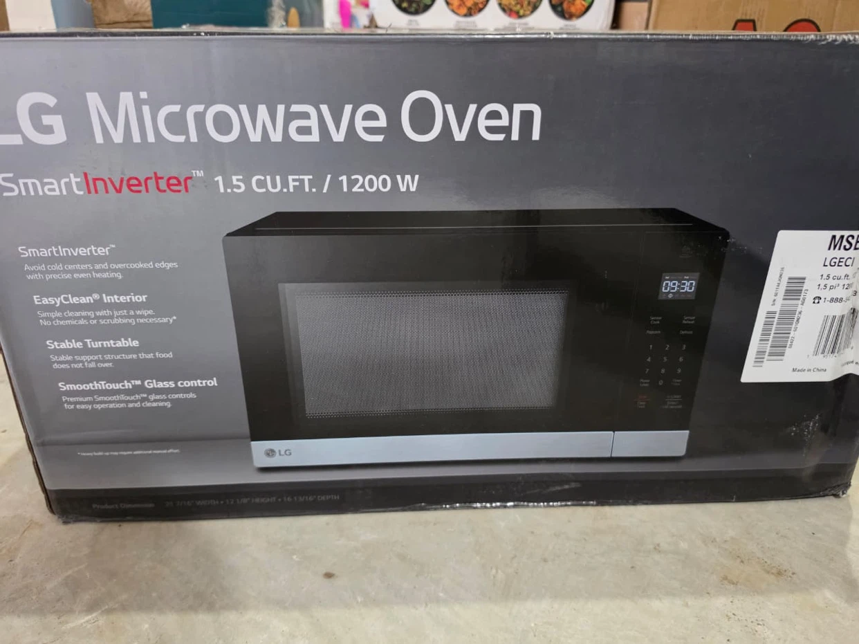 LG NeoChef Countertop Microwave Oven 1.5 cu. ft. Stainless Steel