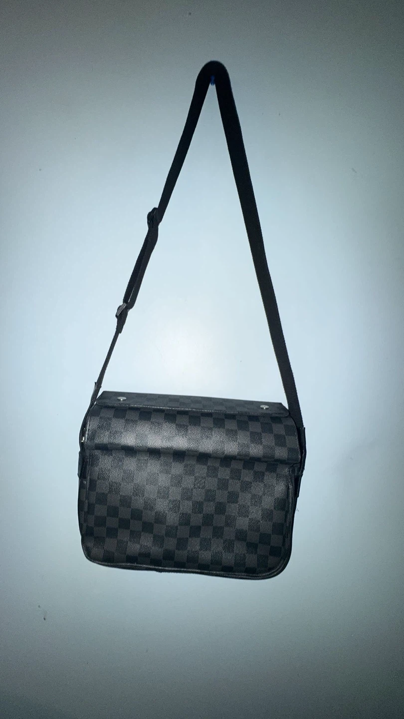 Louis Vuitton men’s messenger bag checkered style