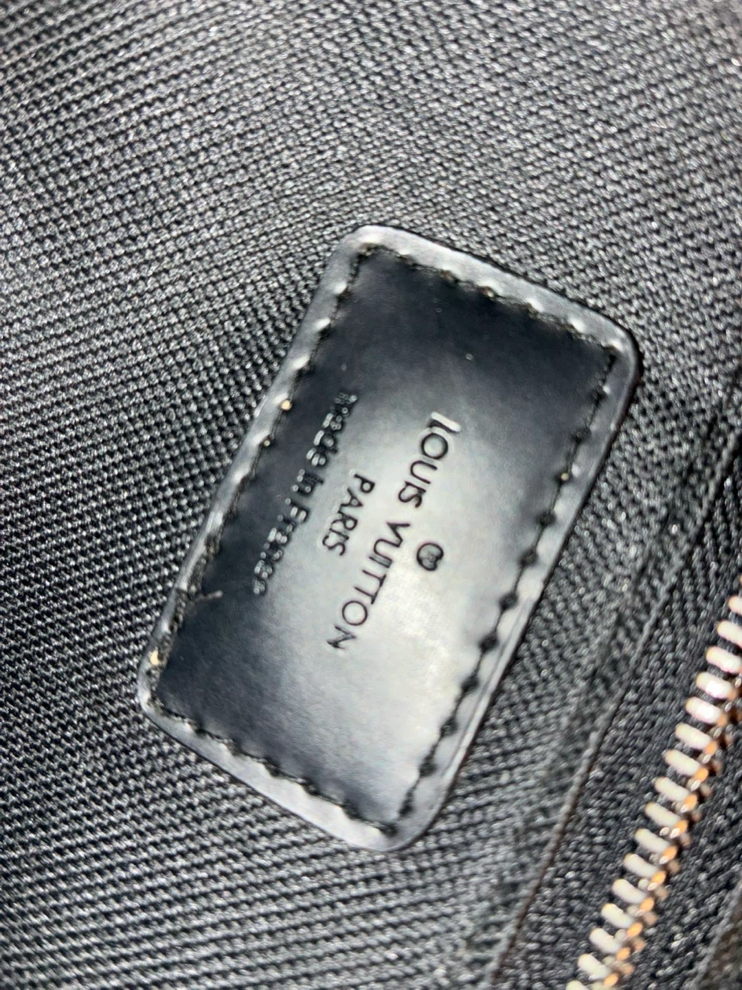 Louis Vuitton men’s messenger bag checkered style - photo 3