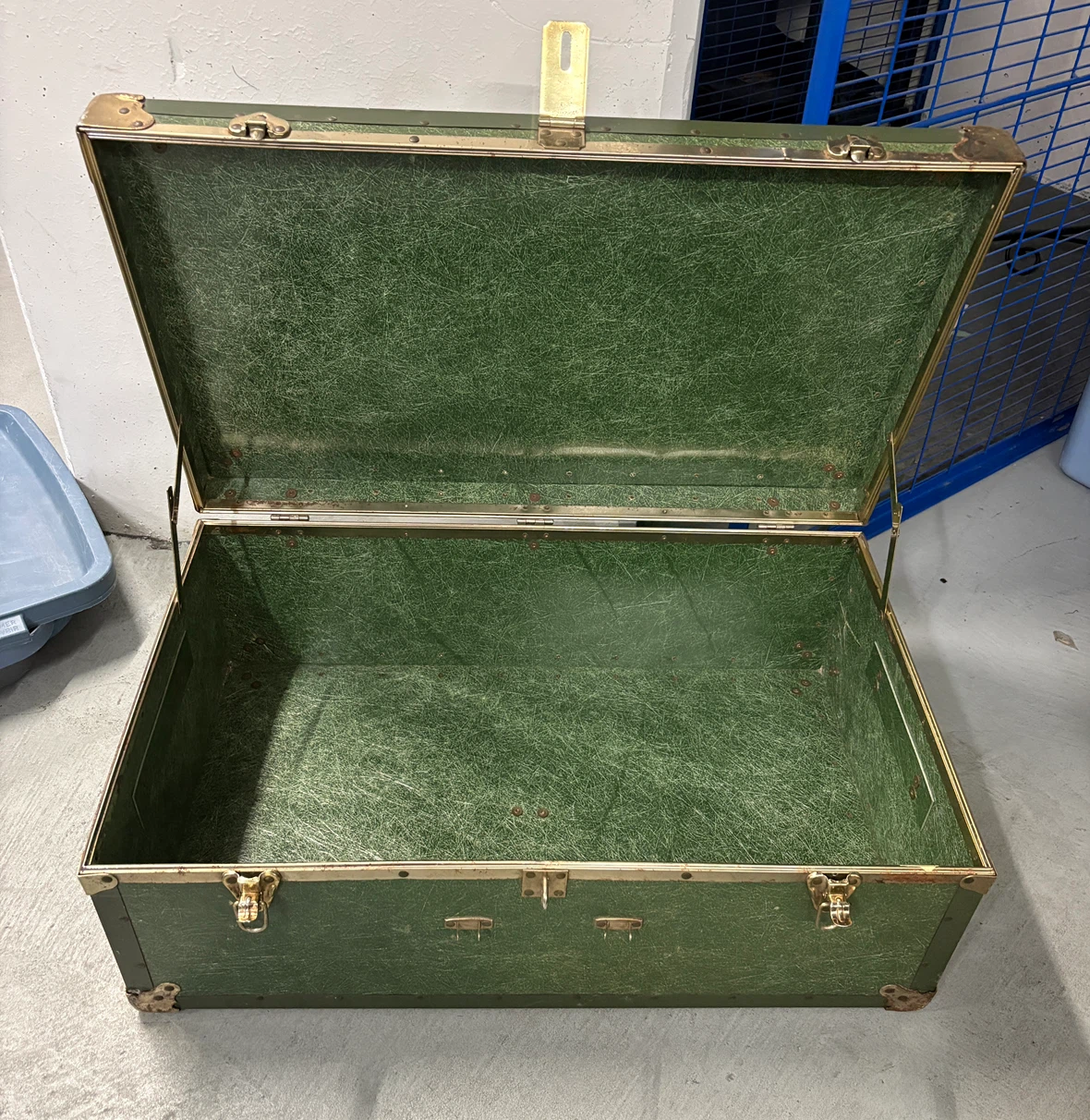 Vintage Green Authentic Army Trunk - photo 2
